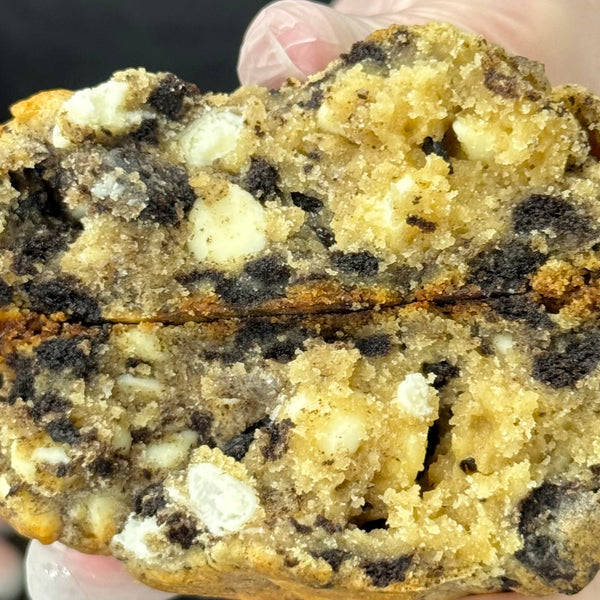 Chunky Oreo Cheesecake Cookies